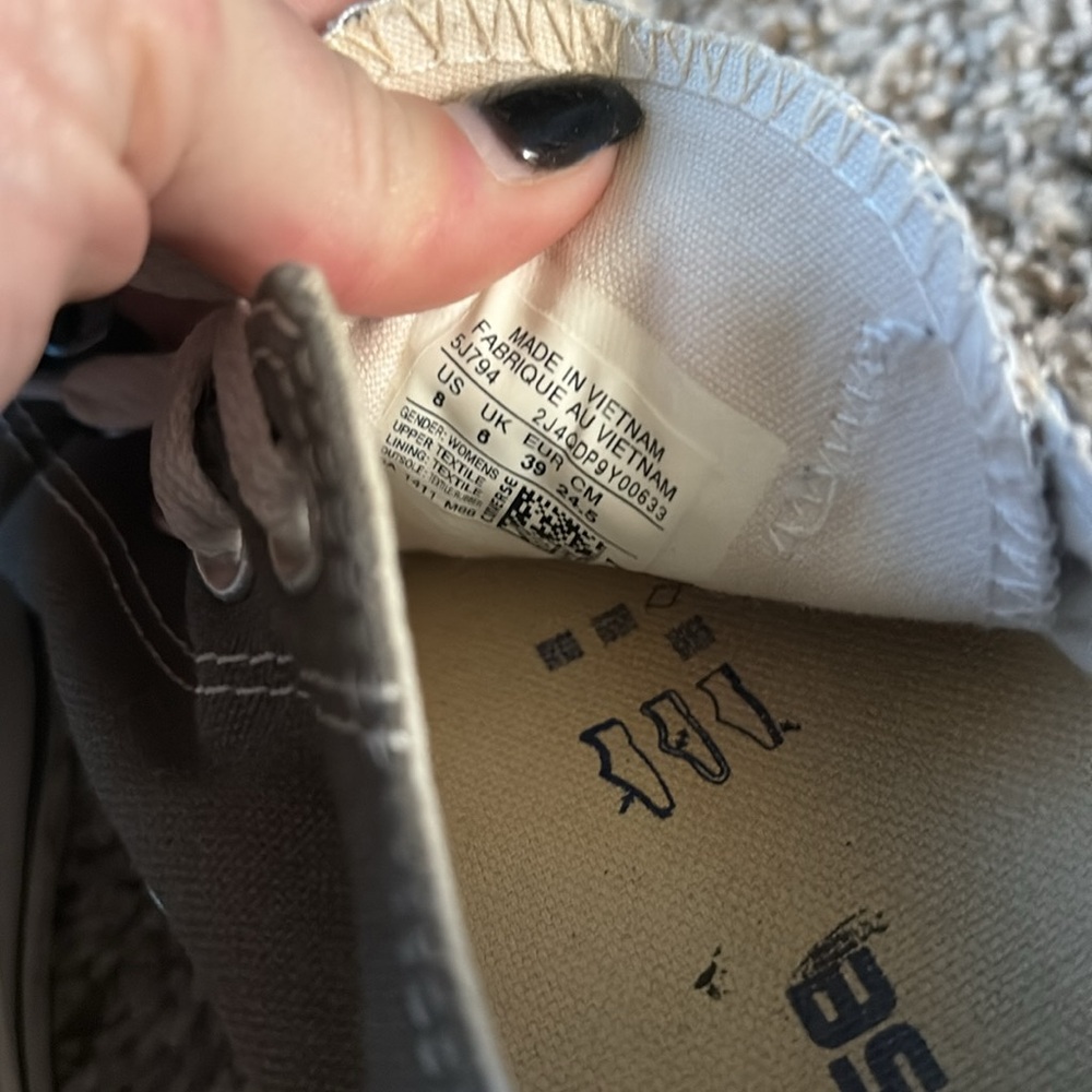 Converse - Picture 3 of 6